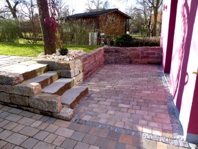 Scheuermann-Naturstein-Showroom-Blockstufen-27